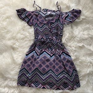 Candie’s flowy pattern dress off the shoulder